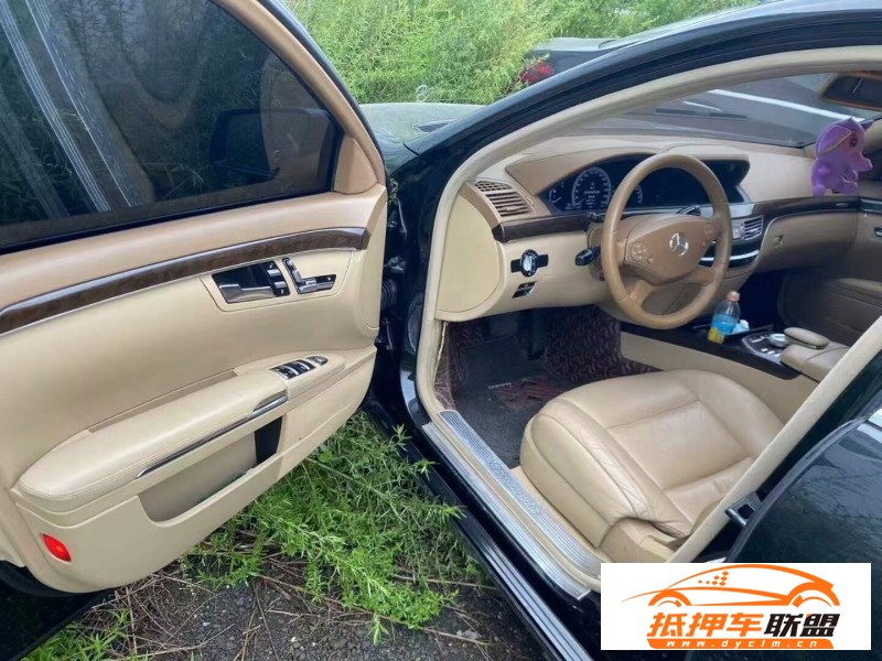  12年奔馳S轎車 