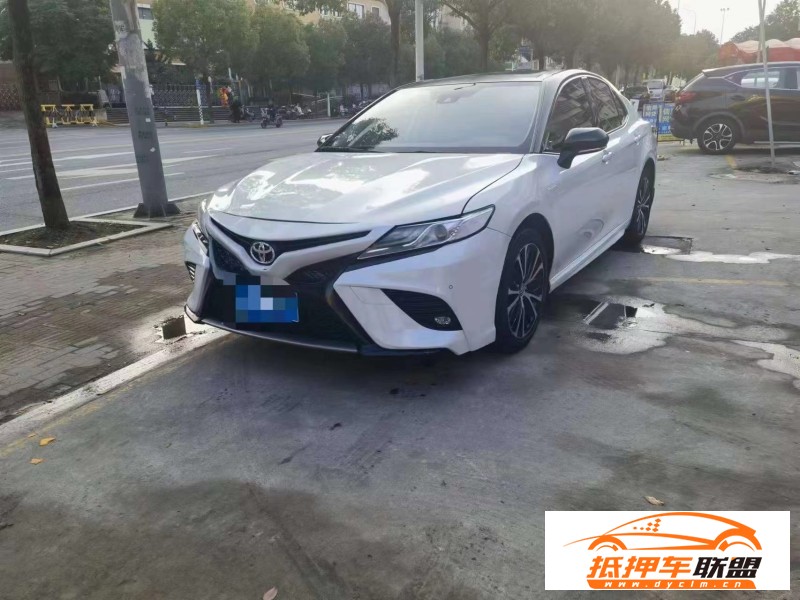  19年豐田凱美瑞轎車 