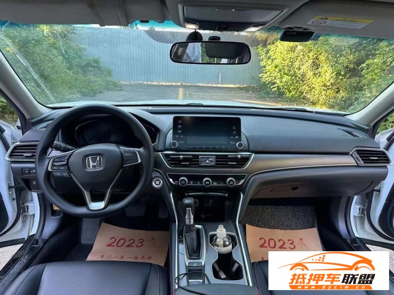  18年本田雅閣轎車 