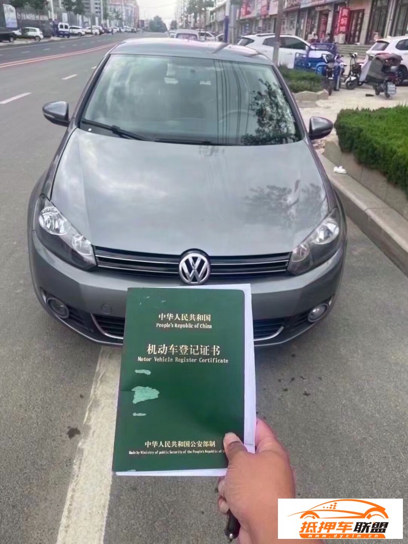  12年大眾高爾夫轎車 