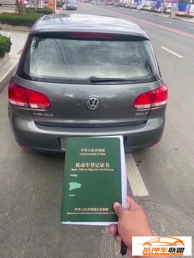  12年大眾高爾夫轎車 