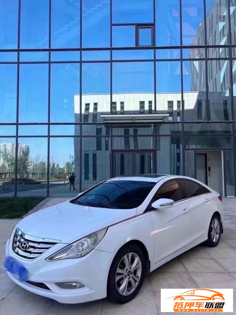  11年現(xiàn)代索納塔八轎車 