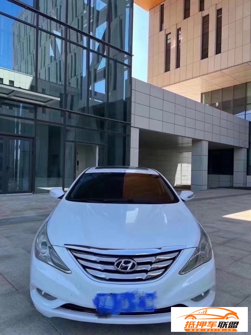  11年現(xiàn)代索納塔八轎車 