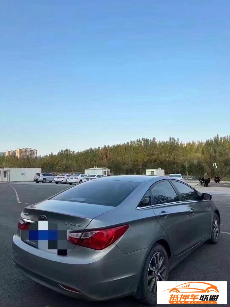  14年現(xiàn)代索納塔八轎車 
