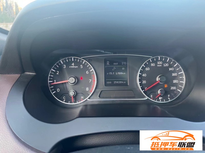  17年陸風(fēng)X7轎車 