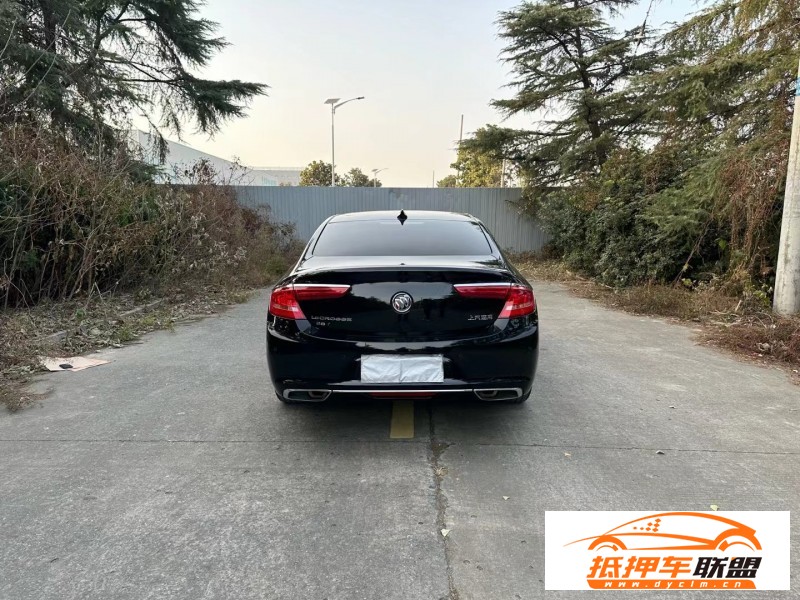  18年別克君越轎車 