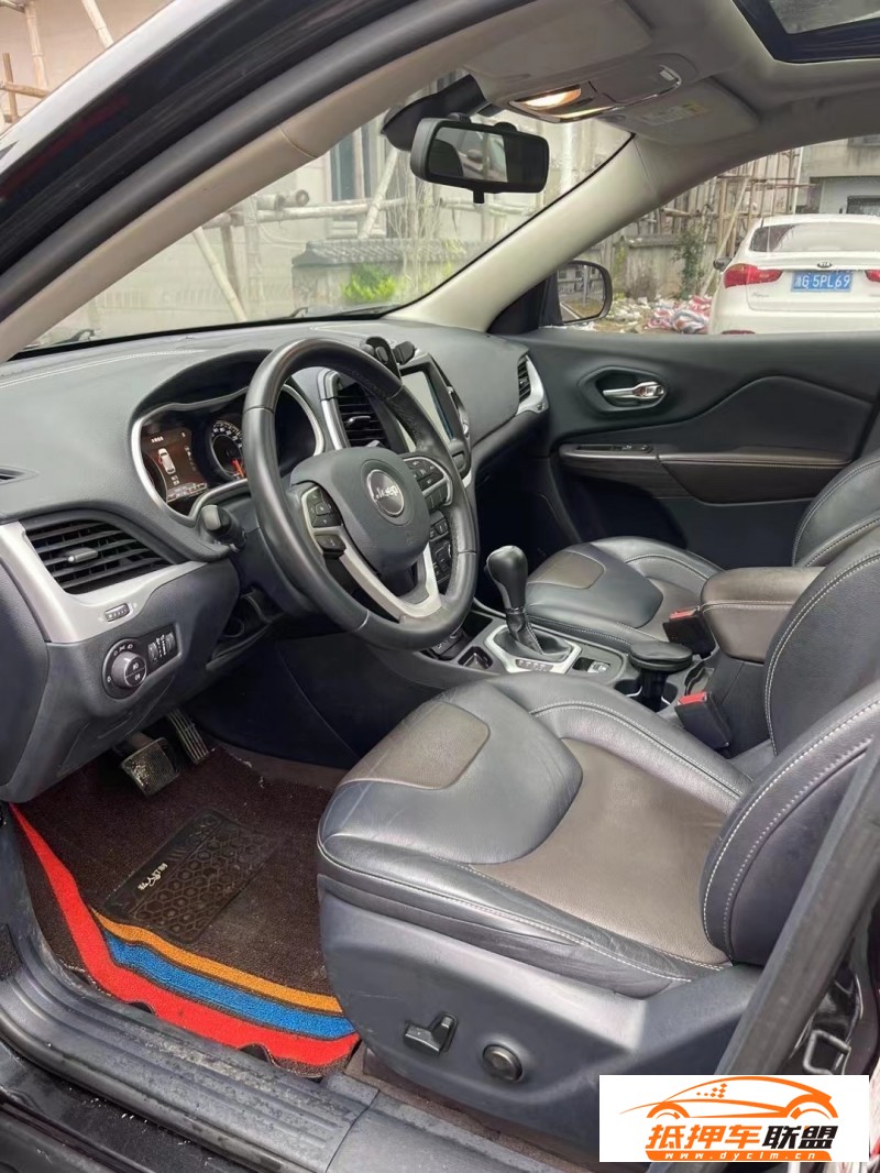  17年Jeep自由光SUV 