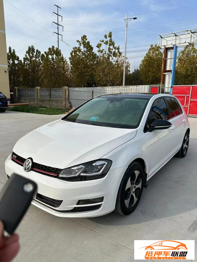  14年大眾高爾夫轎車 