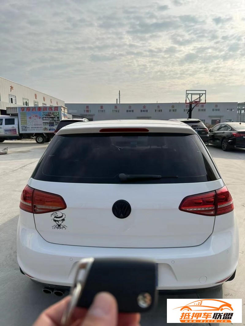  14年大眾高爾夫轎車 