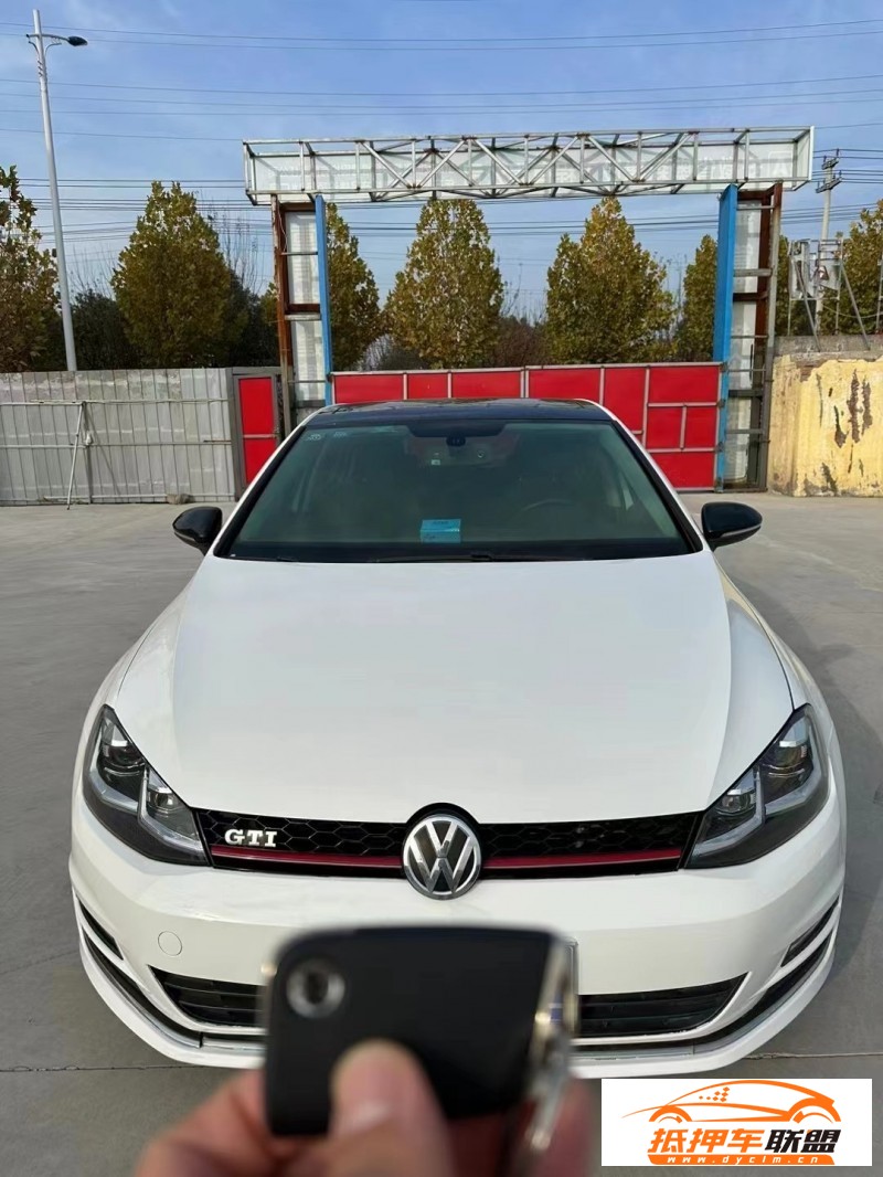  14年大眾高爾夫轎車 