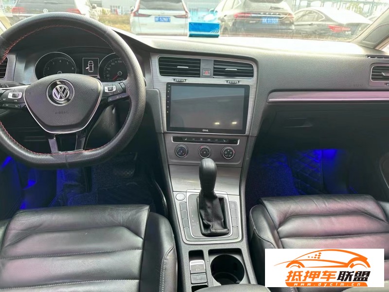 14年大眾高爾夫轎車 