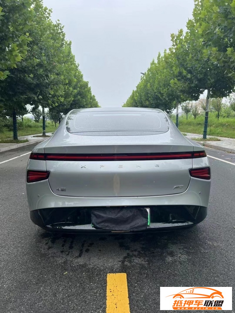 22年小鵬汽車P7轎車 