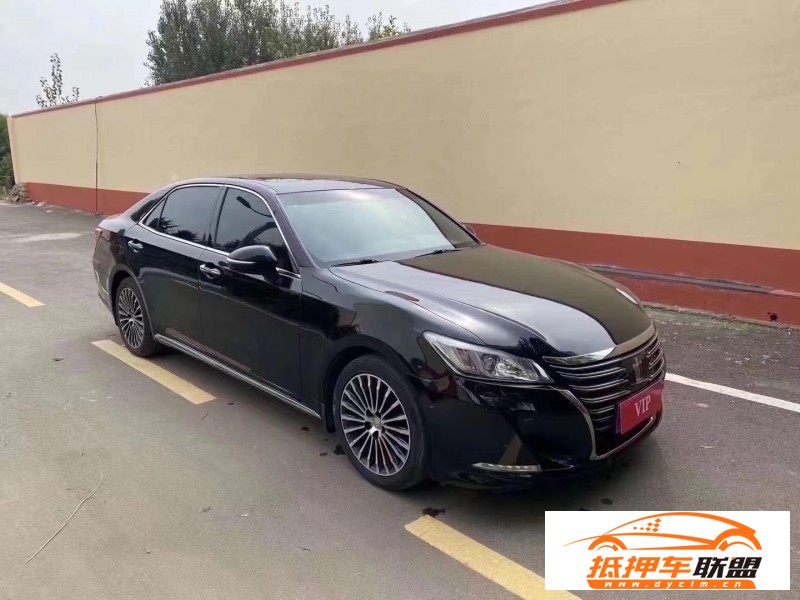  19年豐田皇冠轎車 
