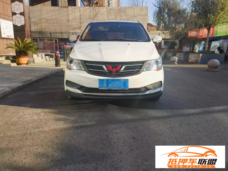  21年寶駿730MPV 