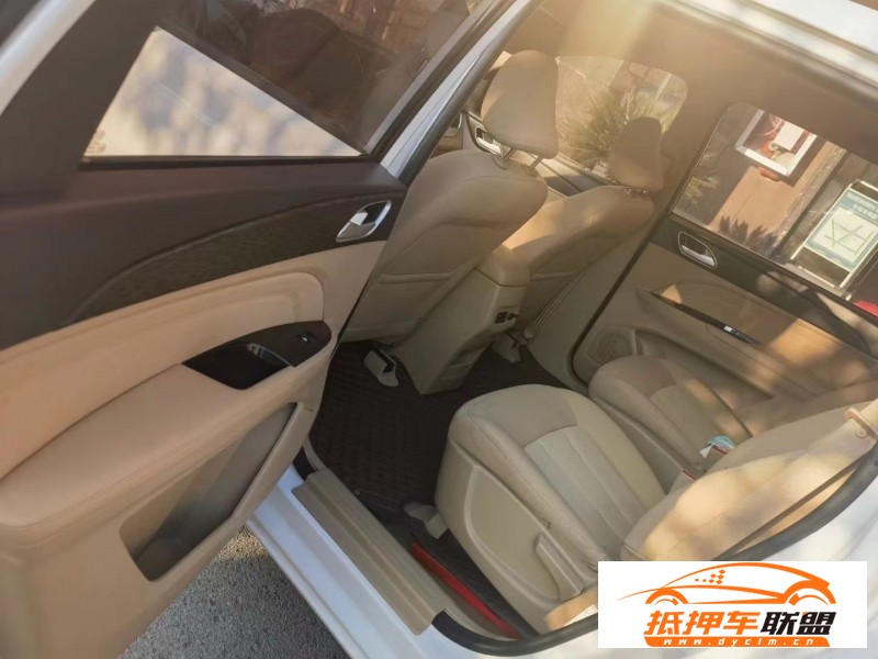  21年寶駿730MPV 