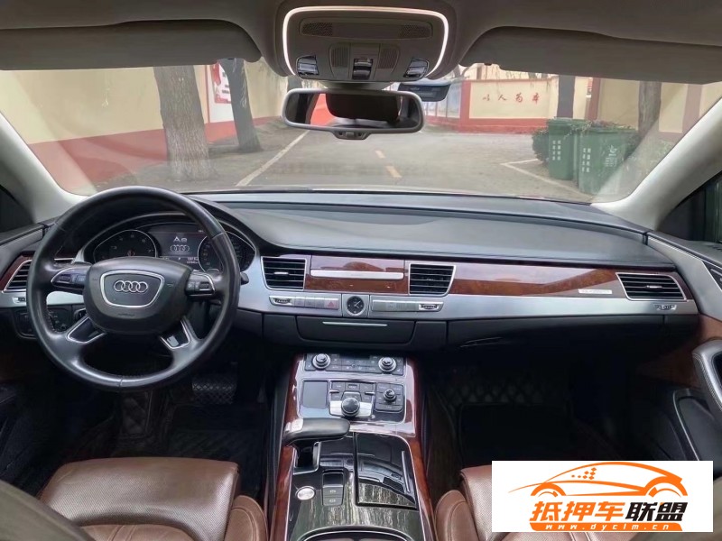  12年奧迪A8L轎車 