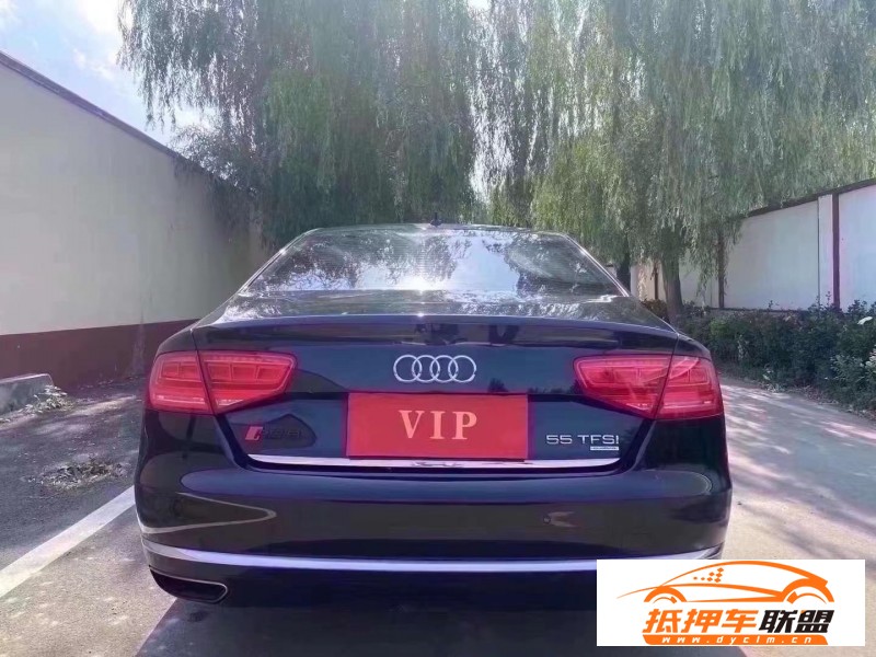  14年奧迪S8轎車 