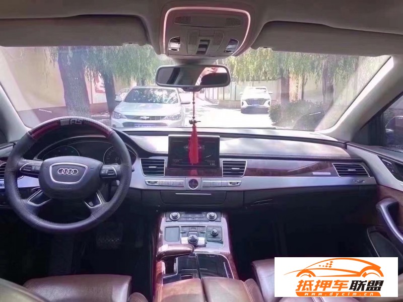  14年奧迪S8轎車 