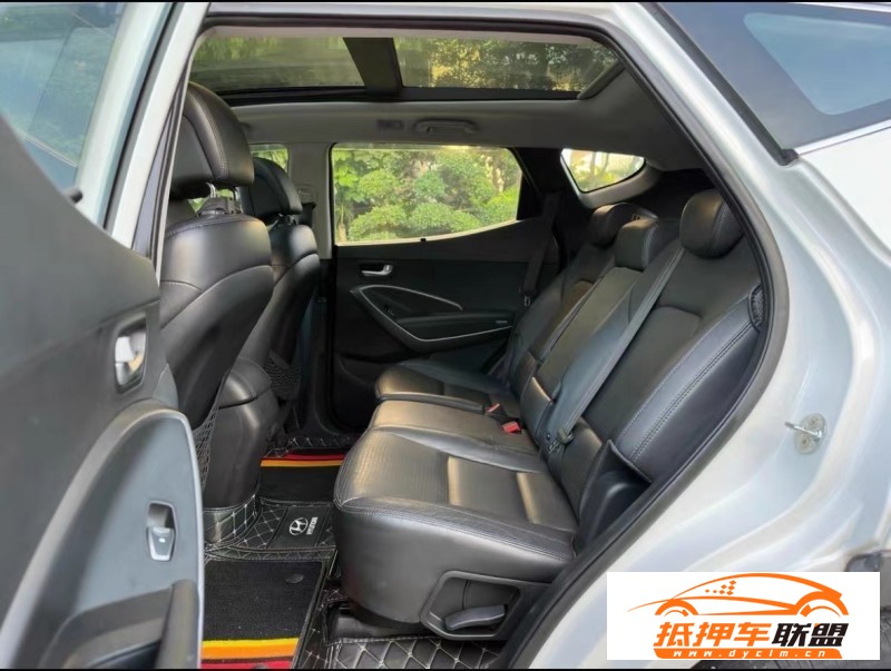  15年現(xiàn)代新勝達(dá)SUV 