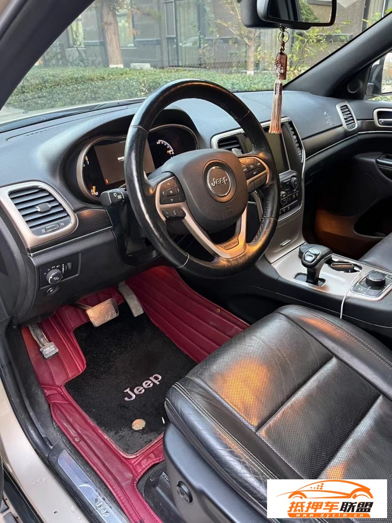  15年Jeep大切諾基轎車 