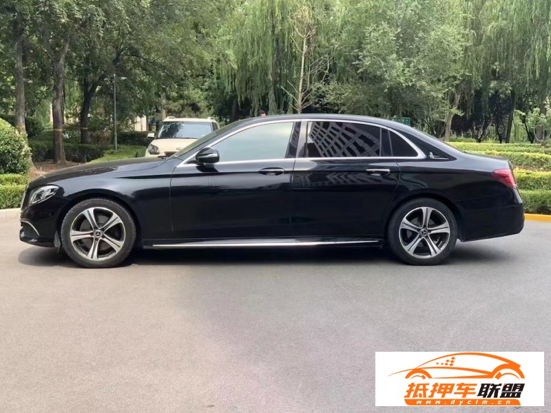  18年奔馳E轎車 