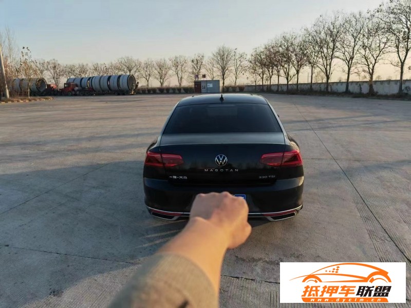  22年大眾邁騰轎車 
