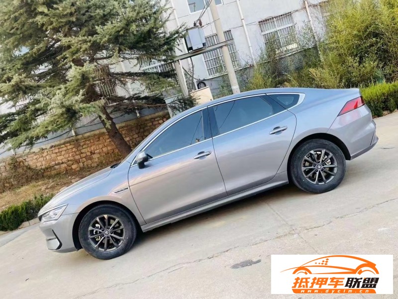  23年比亞迪秦轎車 