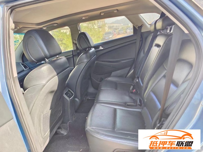  16年現(xiàn)代途勝SUV 