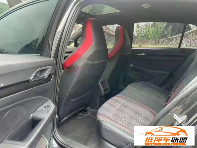  22年大眾高爾夫轎車 