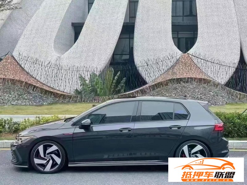  22年大眾高爾夫轎車 