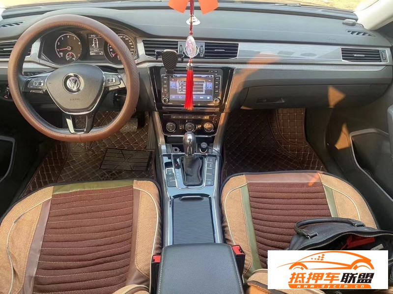  17年大眾帕薩特轎車 