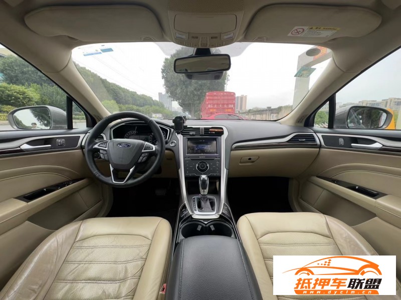  13年福特蒙迪歐轎車 