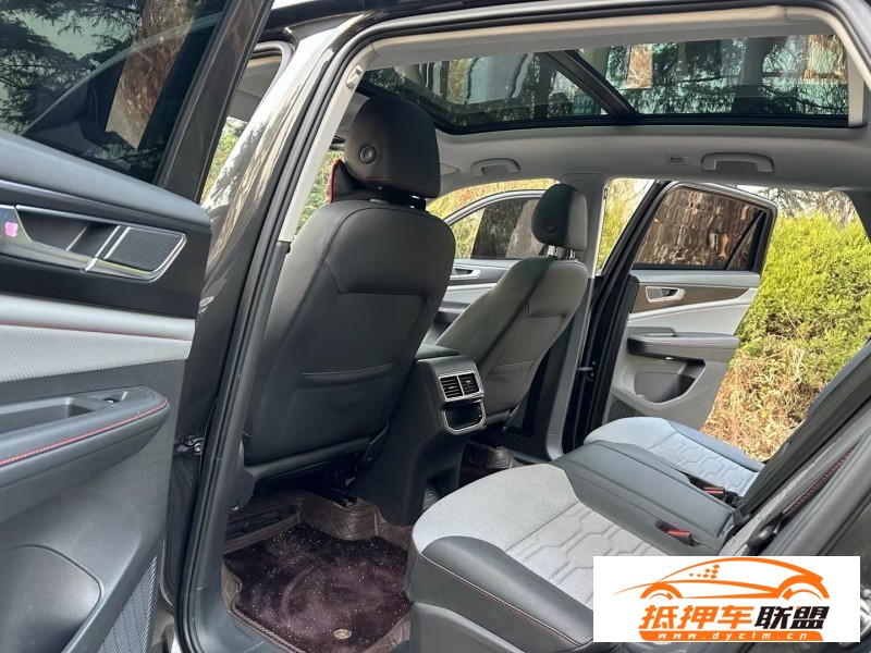  22年大眾途昂轎車 