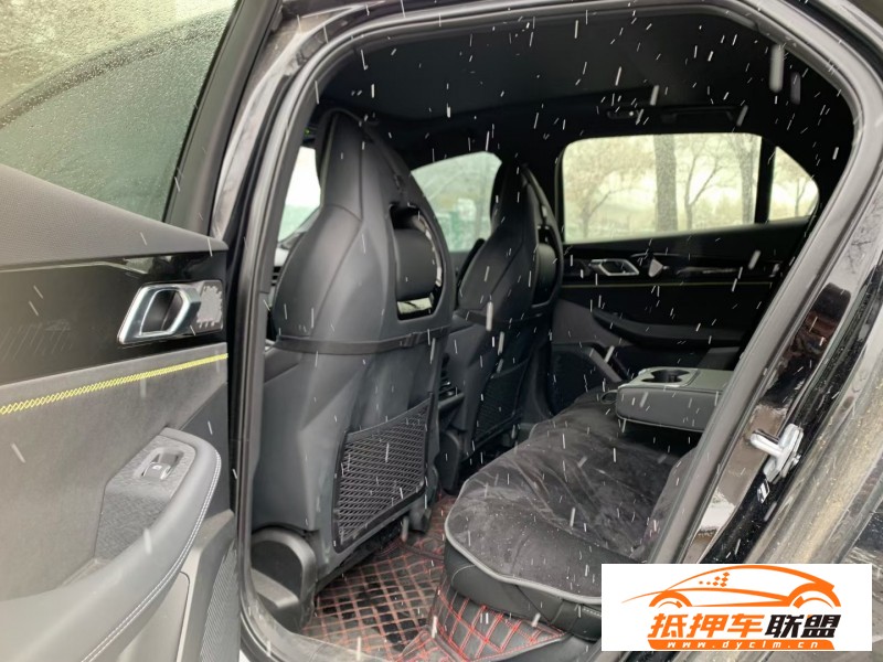  23年領(lǐng)克03轎車 