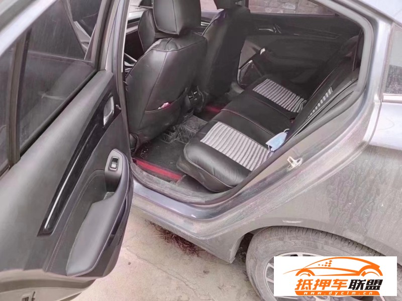  21年榮威i5轎車 