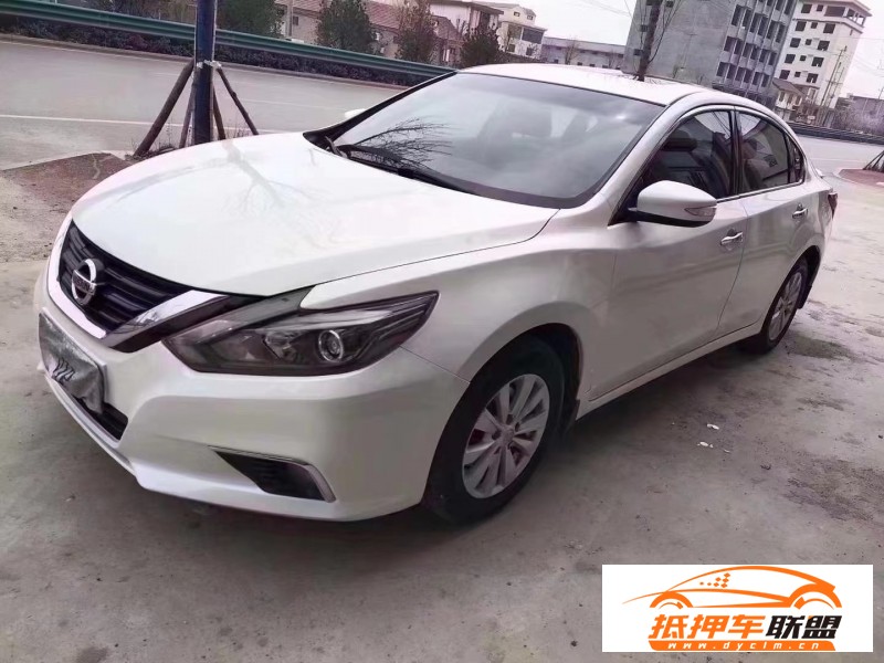  17年日產(chǎn)天籟轎車 
