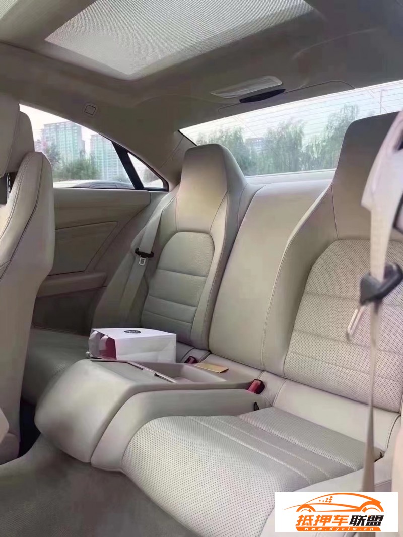  15年奔馳E轎車 