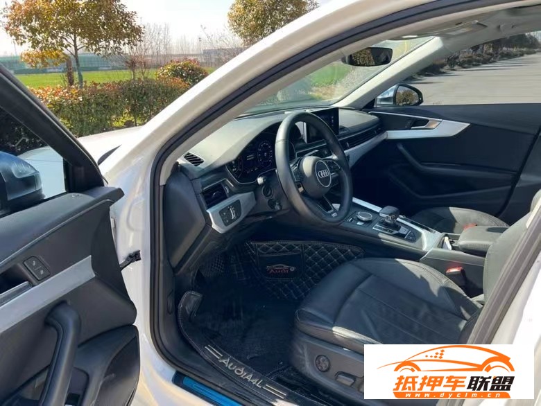  19年奧迪A4L轎車 