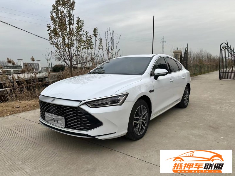  23年比亞迪秦轎車 