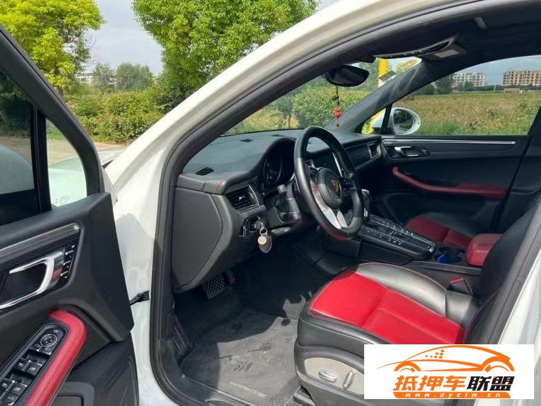  17年保時(shí)捷Macan邁凱轎車(chē) 