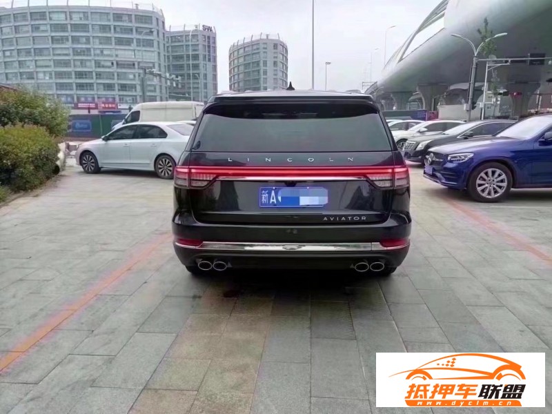  21年林肯飛行家轎車 