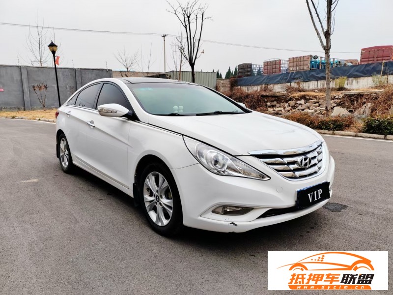  12年現(xiàn)代索納塔八轎車 