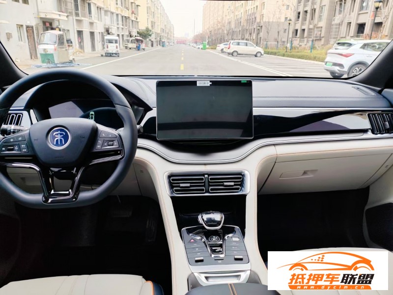  23年比亞迪宋轎車 