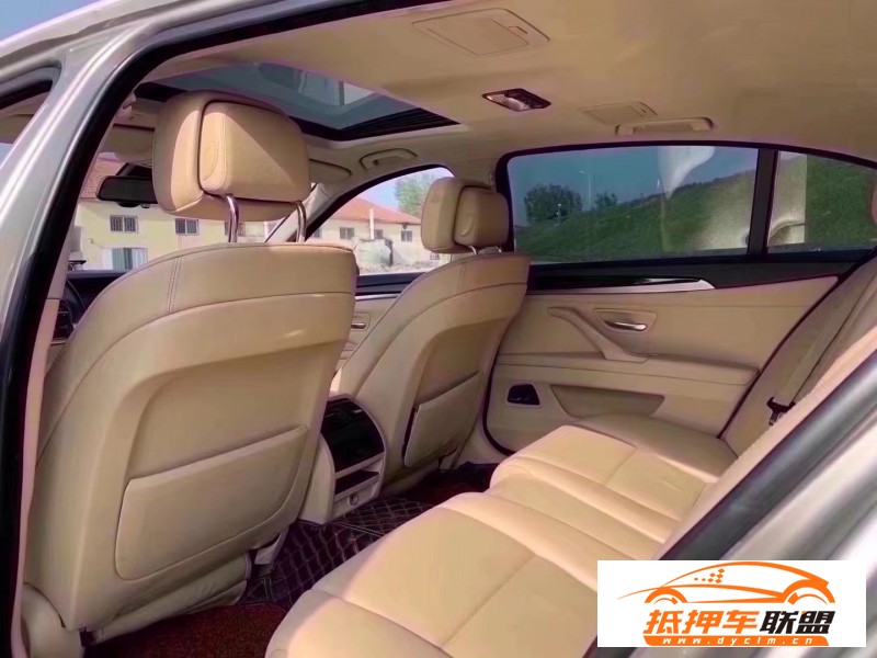  13年寶馬5系轎車 