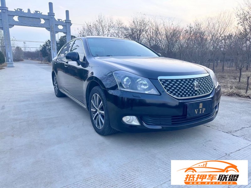  12年豐田皇冠轎車 