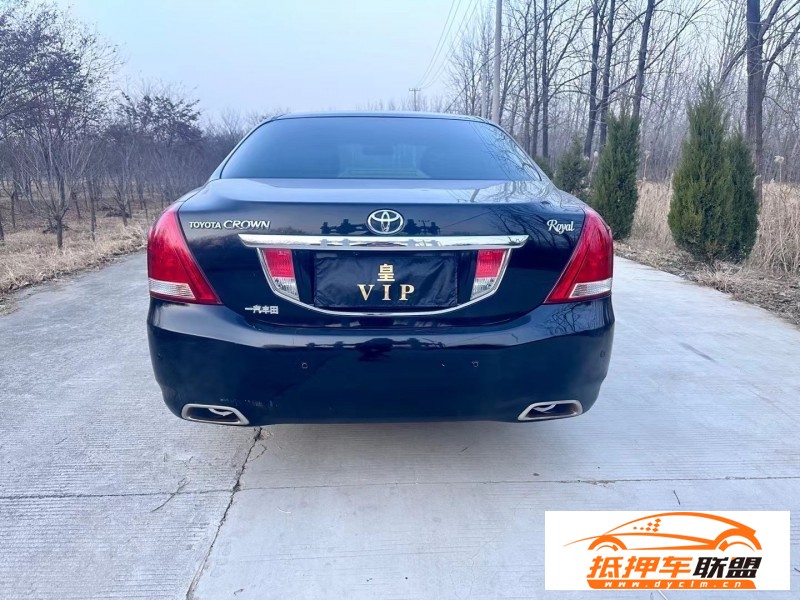  12年豐田皇冠轎車 