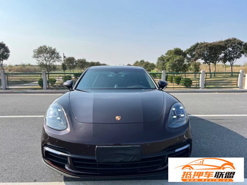  20年保時(shí)捷帕納梅拉轎車(chē) 