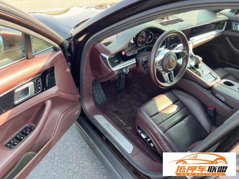  20年保時(shí)捷帕納梅拉轎車(chē) 