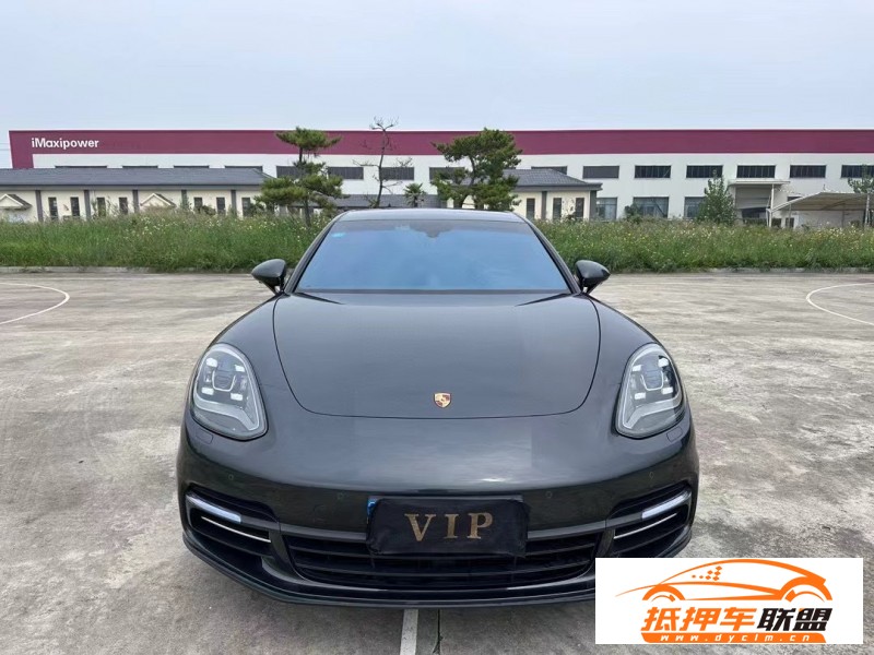  18年保時(shí)捷帕納梅拉轎車 