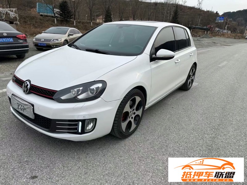  12年大眾高爾夫轎車 